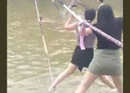 小姐姐过河,小姐姐的过河奇遇记