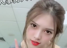明月小姐姐,照亮青春梦想的璀璨星辰