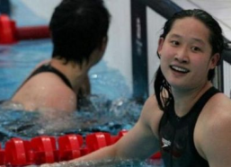 女性游泳是漏尿,“游泳时女性漏尿现象解析与防治策略”